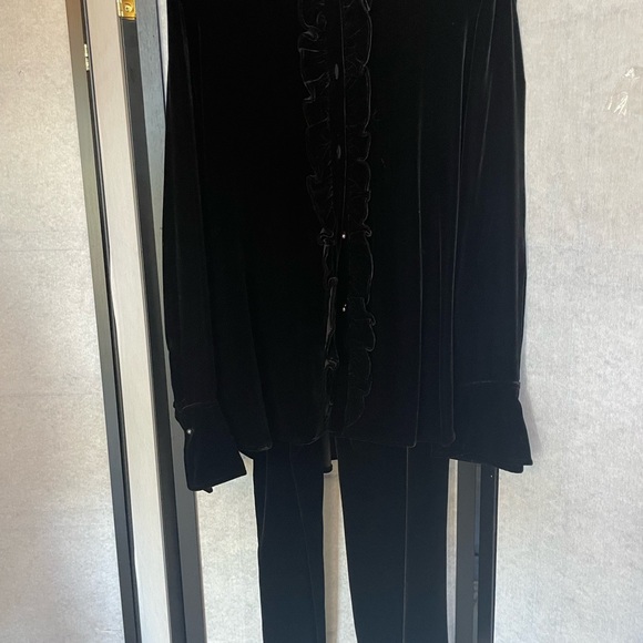 Stunning LAUREN by Ralph Lauren black Rayon pantsuit for the holidays. Size Med. - Picture 3 of 8